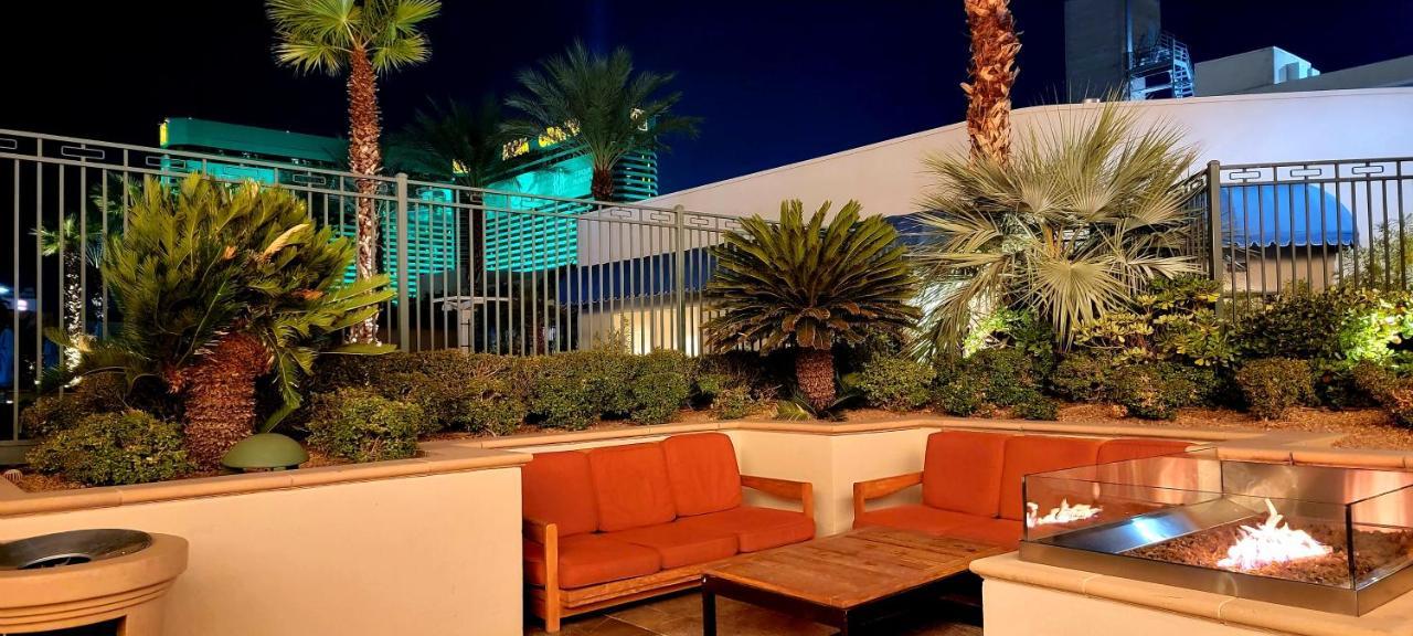 Awesome The Signature Mgm Condo With Strip View. No Resort Fee! Las Vegas Luaran gambar
